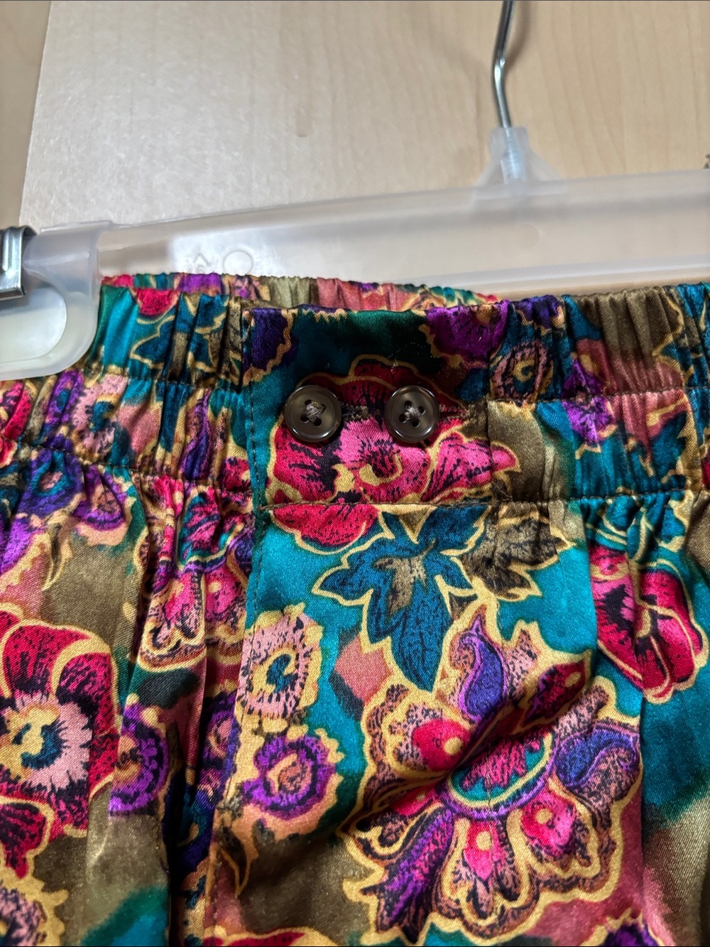 Silk lounging shorts - Picture 2 of 5